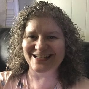 Meet your Posher, Holly